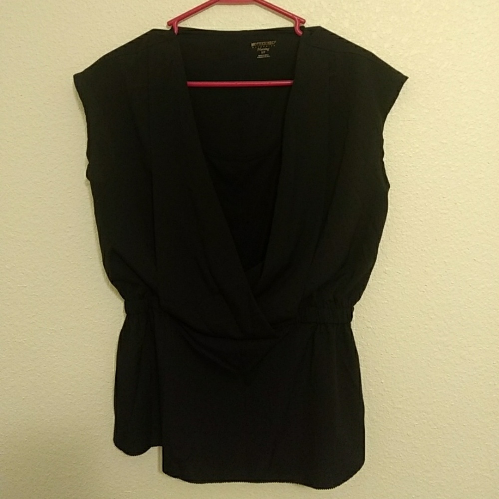 Motherhood maternity nursing top
